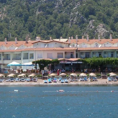 فندق Zeybek تورونشْ